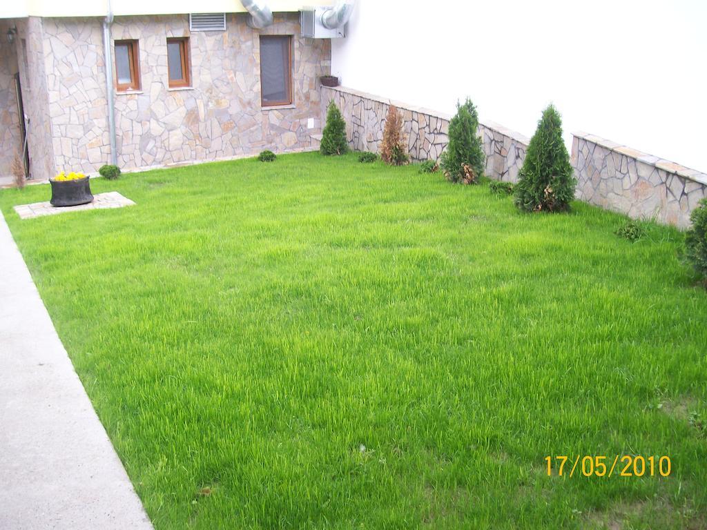 Hera Guest House Chiflik Exterior foto