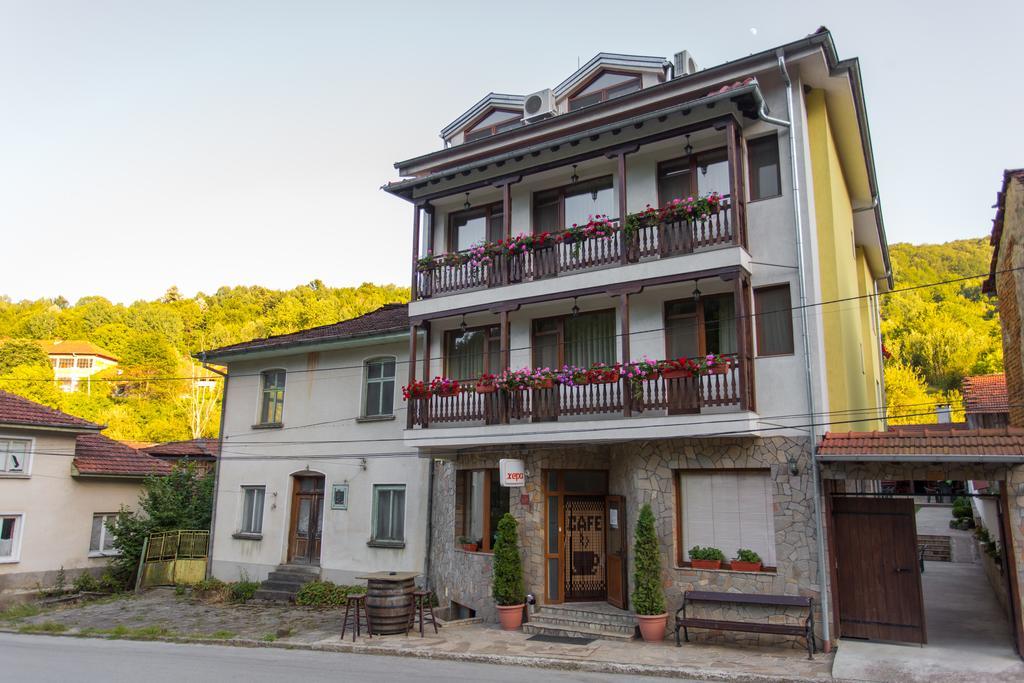 Hera Guest House Chiflik Exterior foto