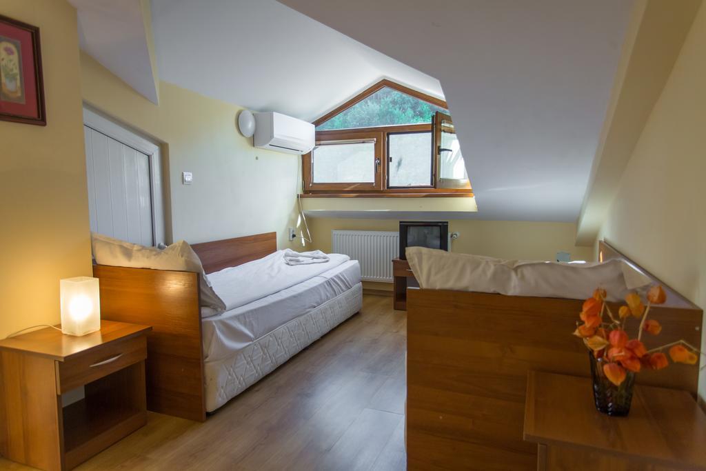 Hera Guest House Chiflik Exterior foto
