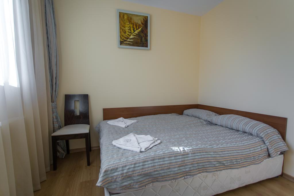 Hera Guest House Chiflik Exterior foto