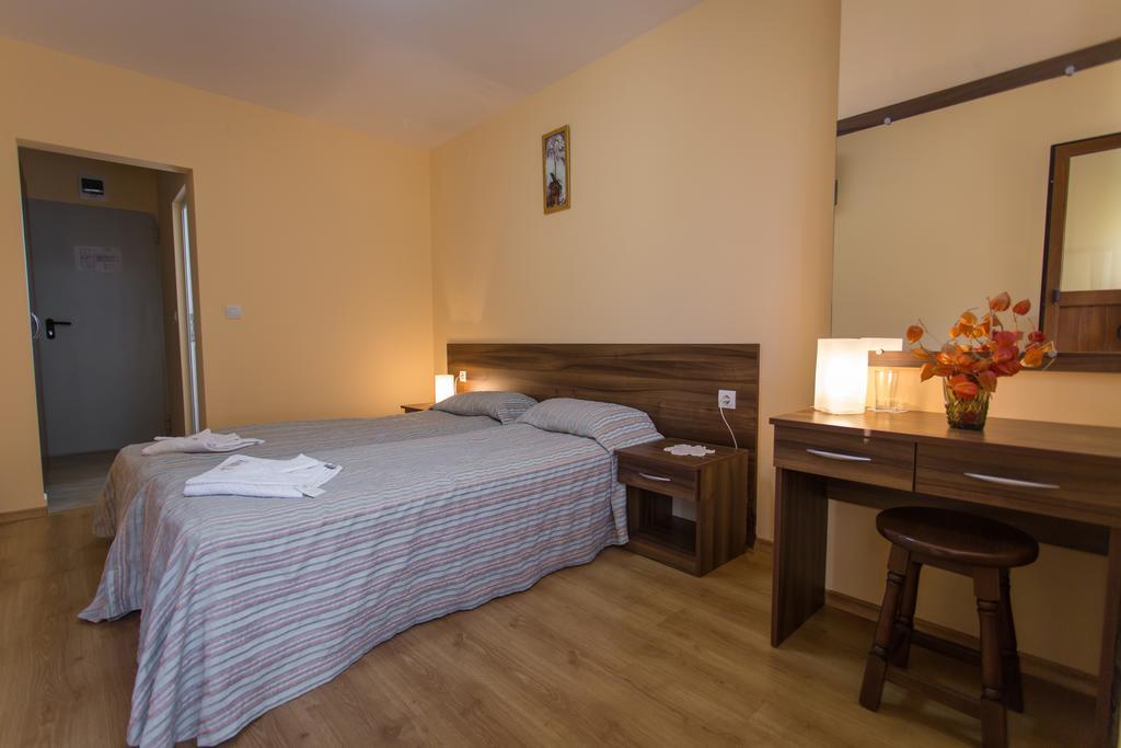 Hera Guest House Chiflik Exterior foto