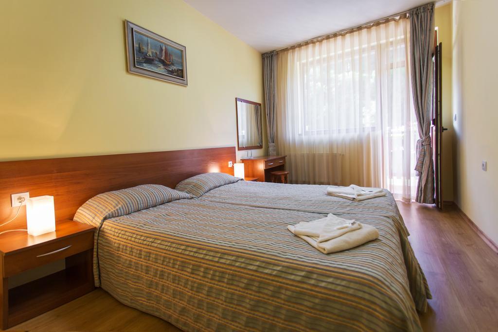 Hera Guest House Chiflik Exterior foto